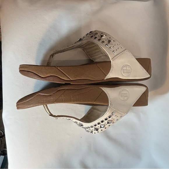 FITFLOP Sz 7 Studded Front Post Comfort Insole Slip On Sandals - Picture 7 of 9